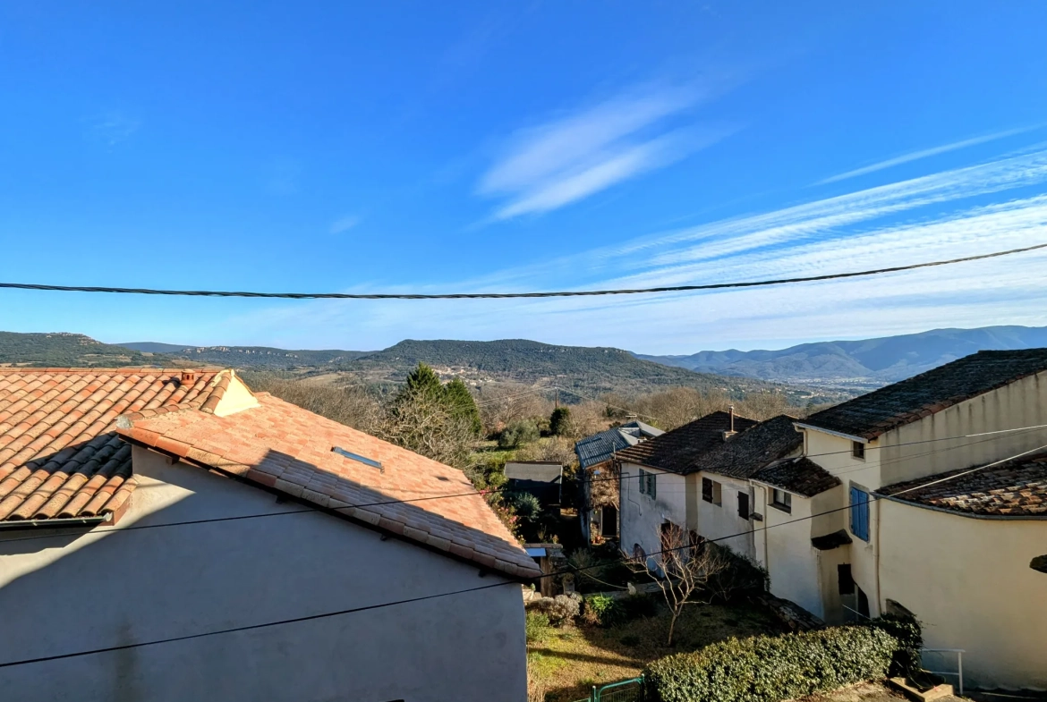 Charmante maison de village à Villecelle proche de Lamalou-les-Bains 