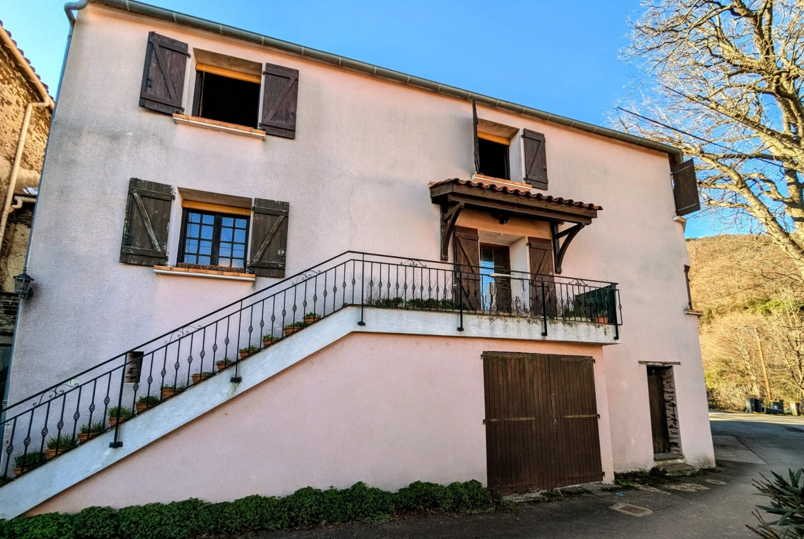 Charmante maison de village à Villecelle proche de Lamalou-les-Bains 