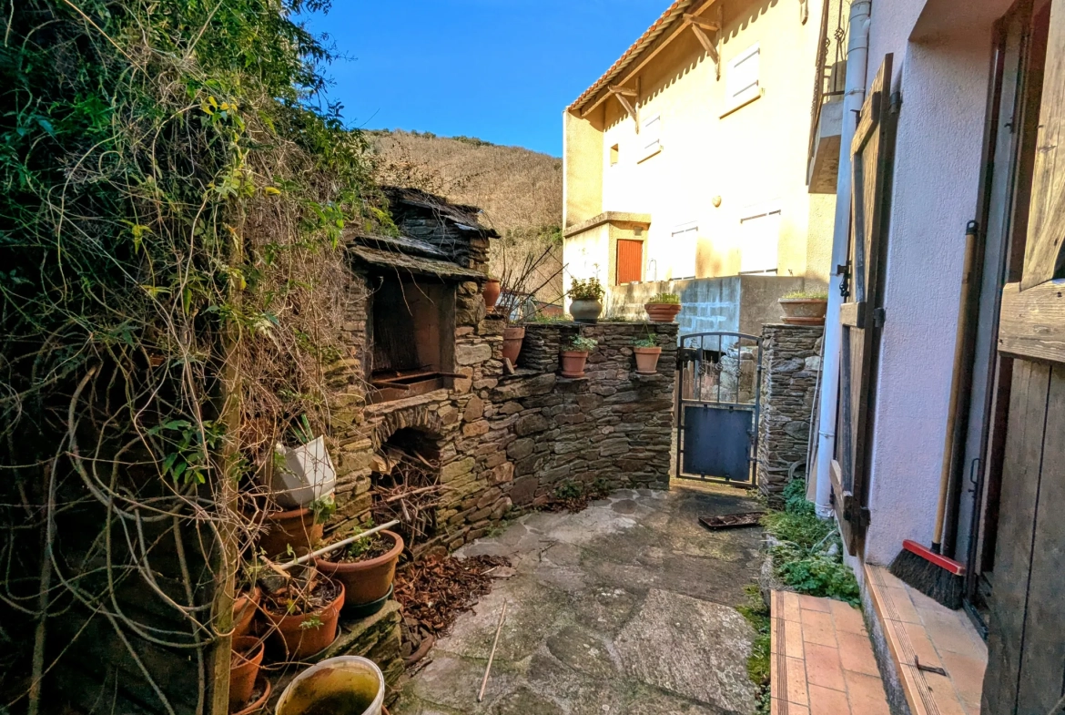 Charmante maison de village à Villecelle proche de Lamalou-les-Bains 
