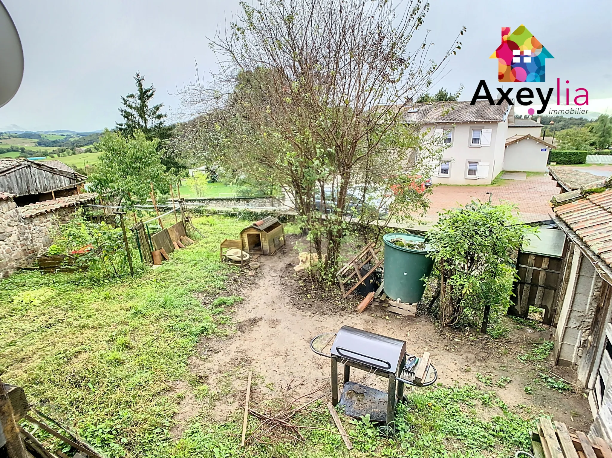 Maison de village rénovée avec terrain à Neulise - Secteur calme 