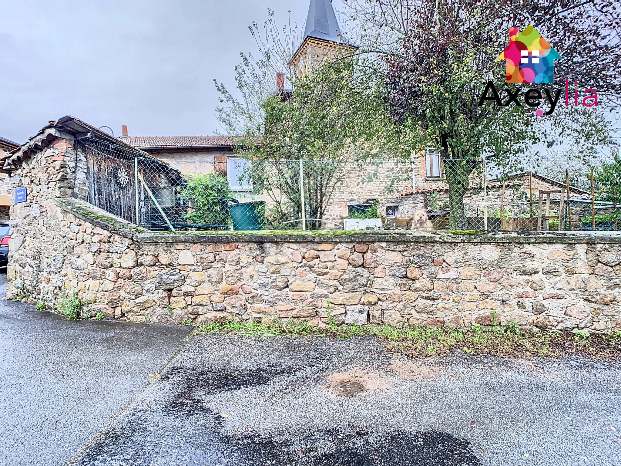 Maison de village rénovée avec terrain à Neulise - Secteur calme 