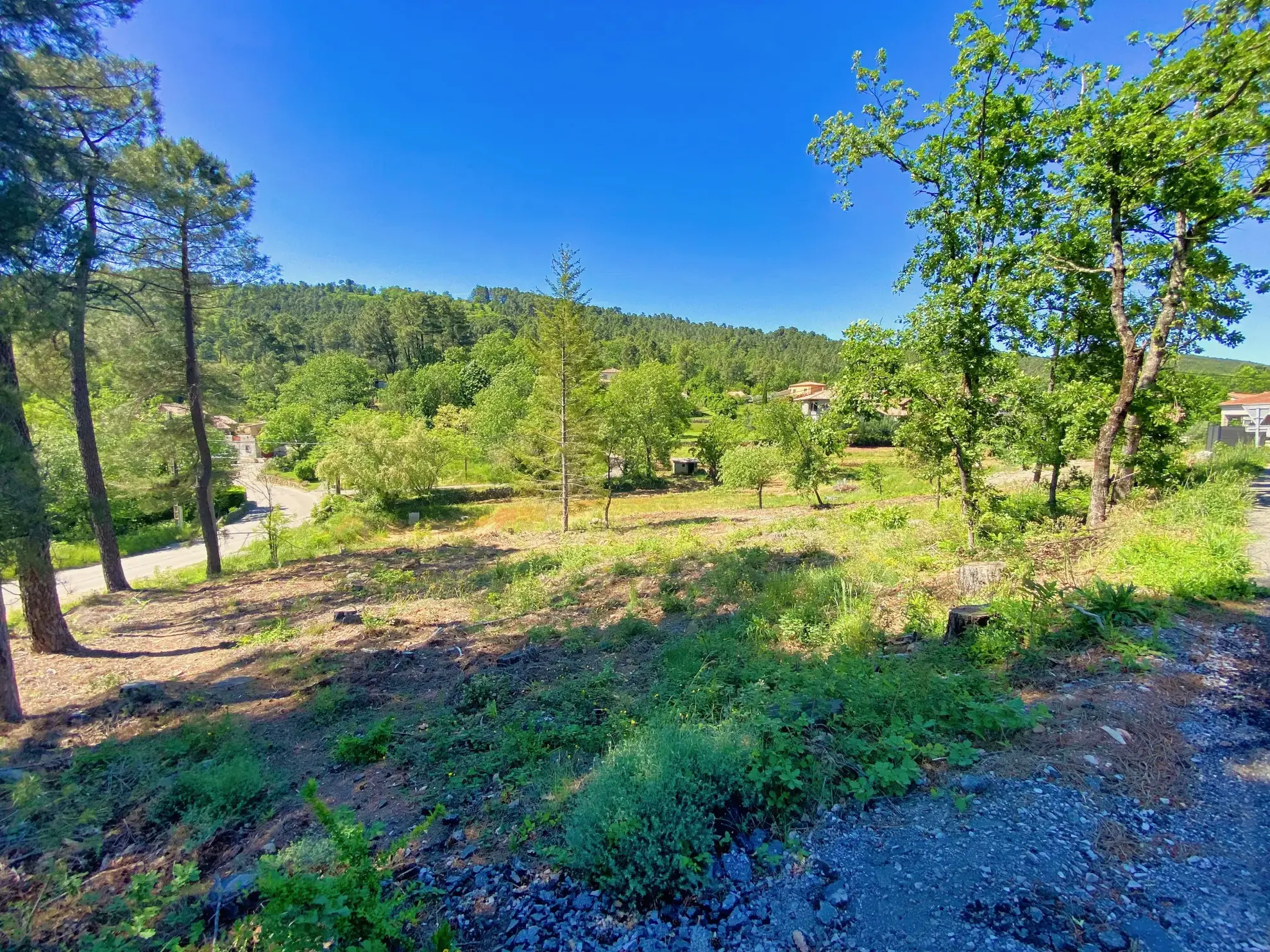 Terrain constructible de 1324 m² à Mercuer, proche d'Aubenas - Idéal pour votre projet immobilier 