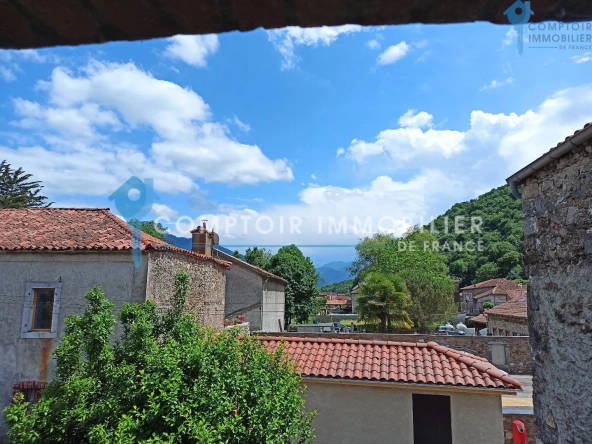Maison en pierre de 130 m² avec grange et garage à Bertren - Vue dégagée