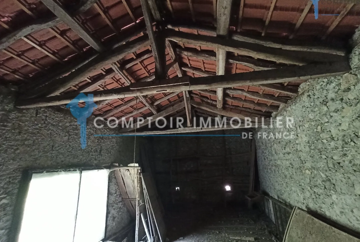 Maison en pierre de 130 m² avec grange et garage à Bertren - Vue dégagée 