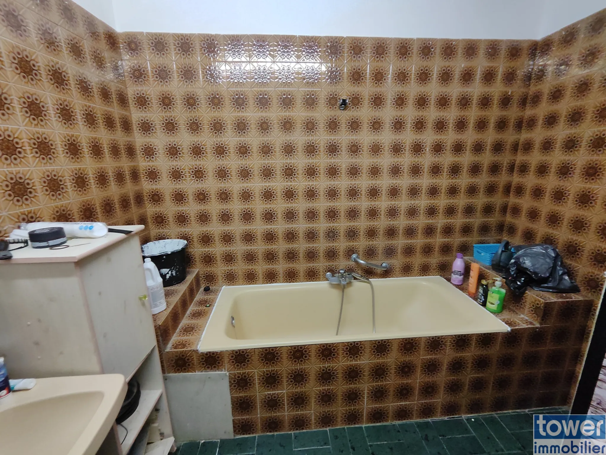 Maison de village à Sigean, 3 chambres, 100 m² avec climatisation 