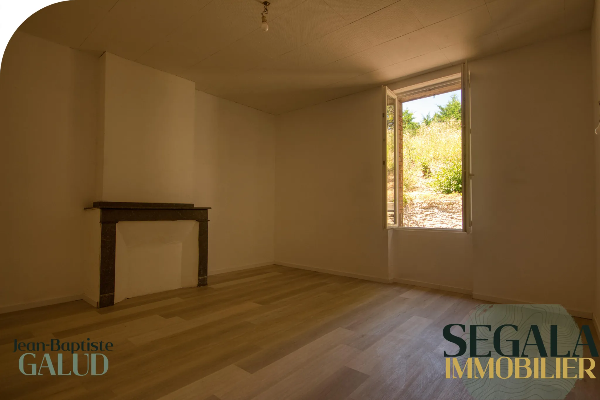 Maison de plain-pied à vendre à Blaye-Les-Mines avec jardin et garage 