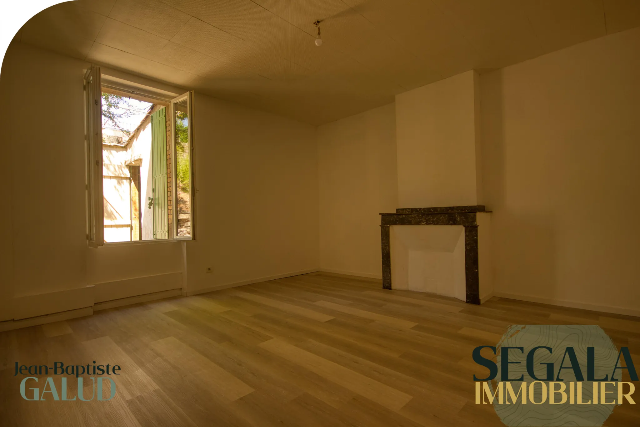 Maison de plain-pied à vendre à Blaye-Les-Mines avec jardin et garage 