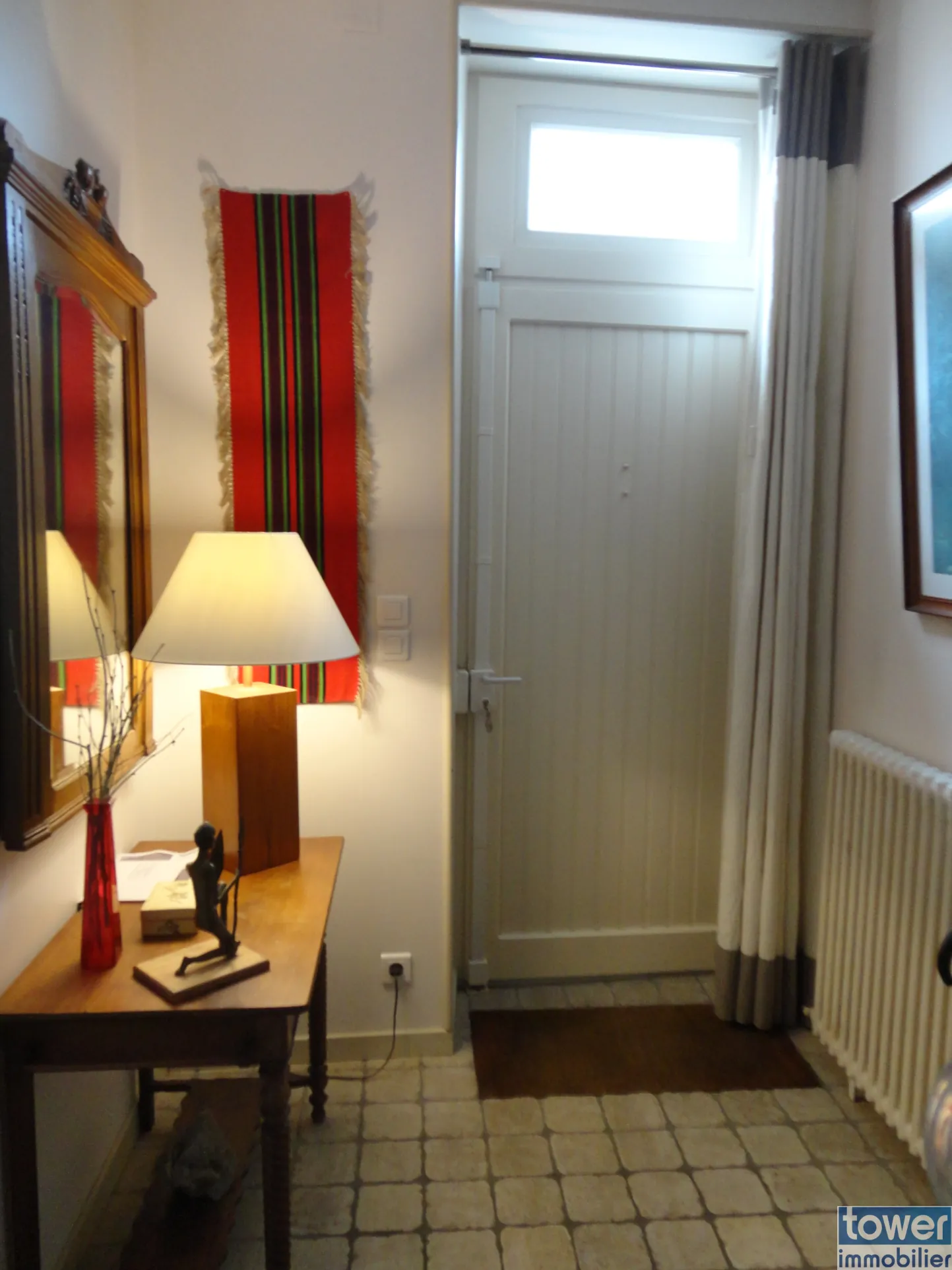 Grande maison à Saint Jean d'Angély avec 5 chambres et sous-sol de 45m² 