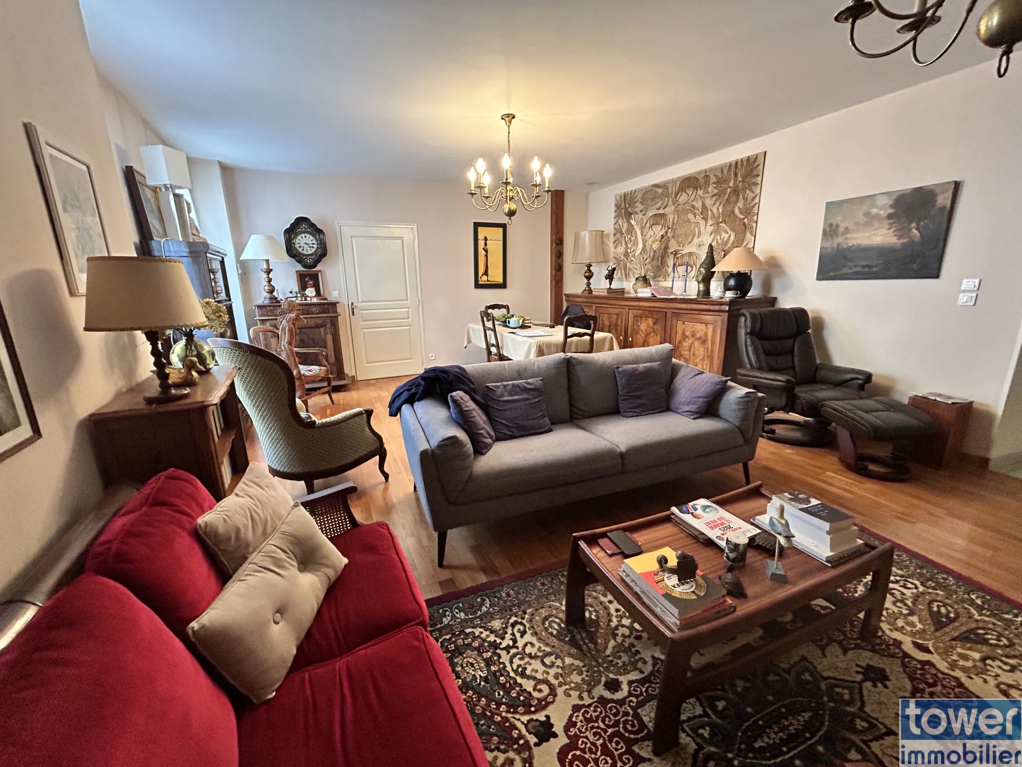 Grande maison à Saint Jean d'Angély avec 5 chambres et sous-sol de 45m² 