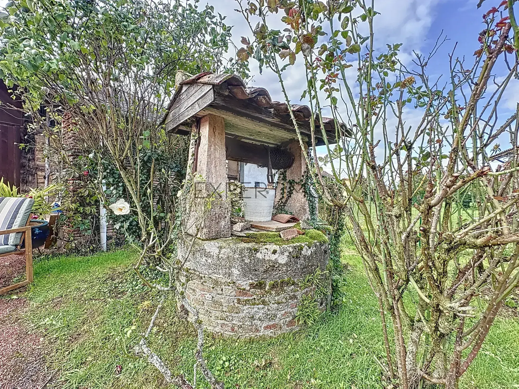 Maison de caractère à Romenay de 124 m² avec dépendance et grand potentiel 