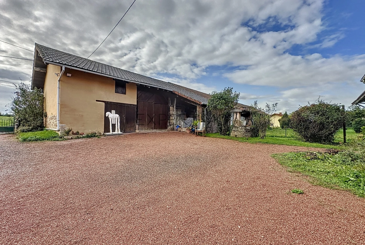 Maison de caractère à Romenay de 124 m² avec dépendance et grand potentiel 