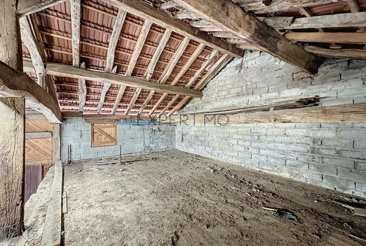 Maison de caractère à Romenay de 124 m² avec dépendance et grand potentiel 