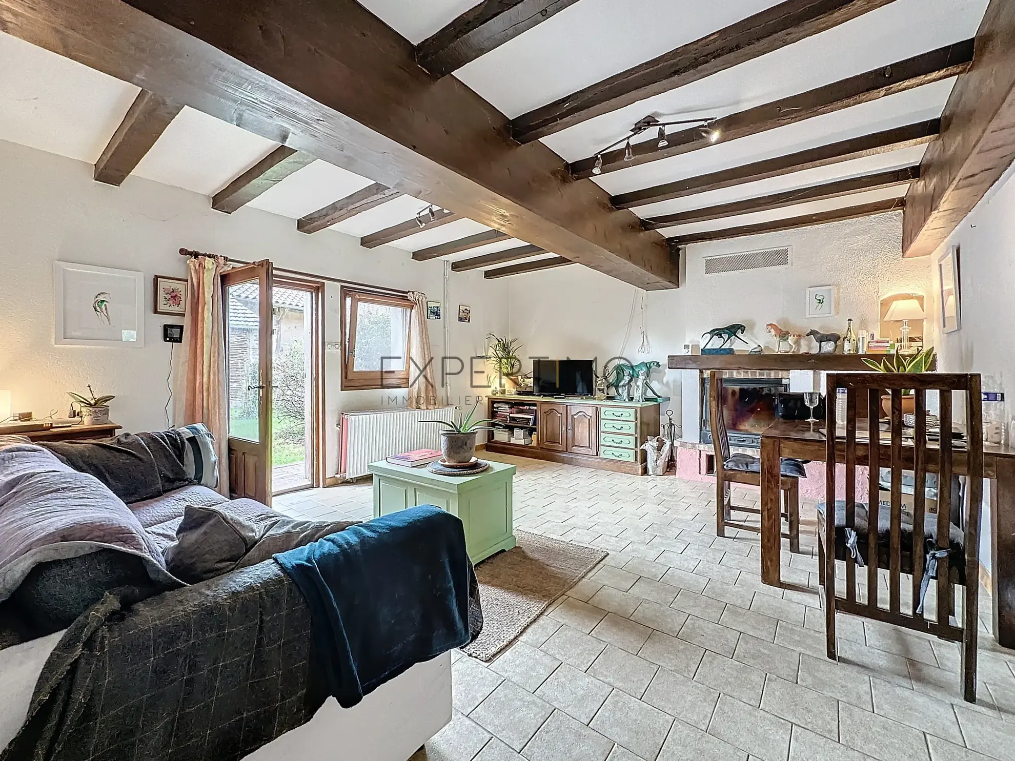 Maison de caractère à Romenay de 124 m² avec dépendance et grand potentiel 