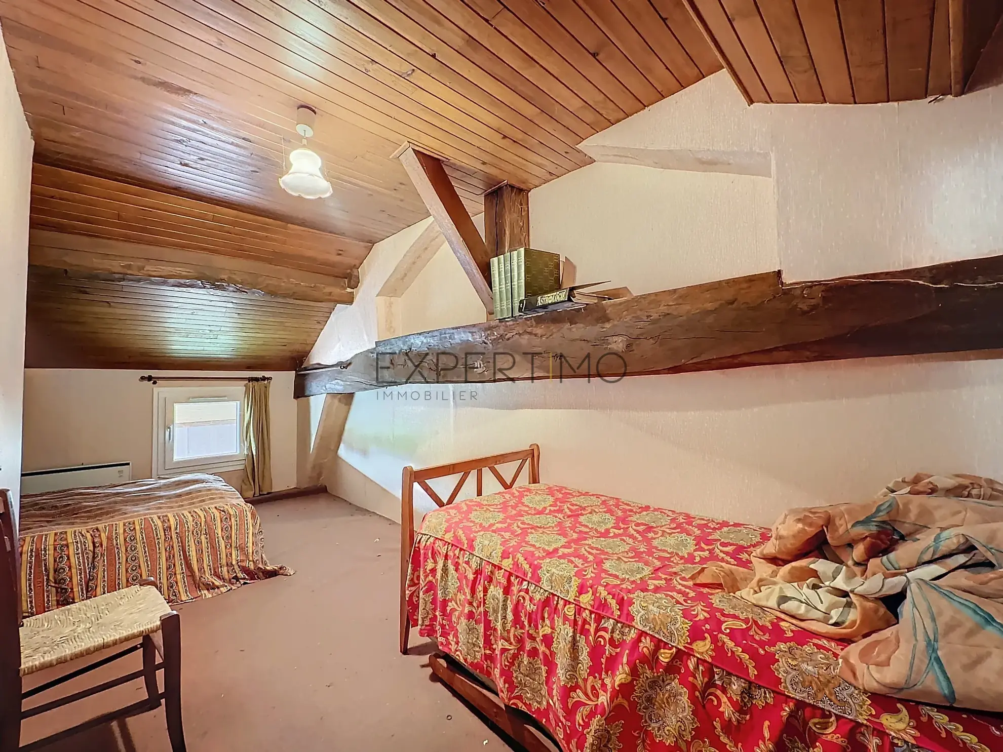 Maison de caractère à Romenay de 124 m² avec dépendance et grand potentiel 