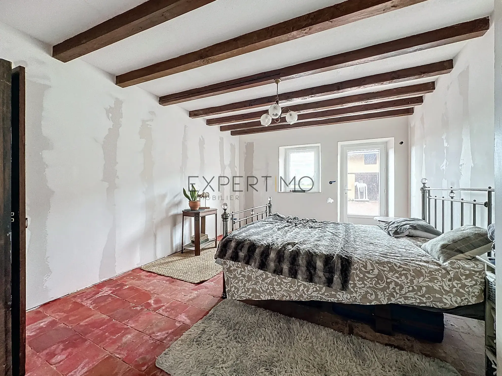 Maison de caractère à Romenay de 124 m² avec dépendance et grand potentiel 