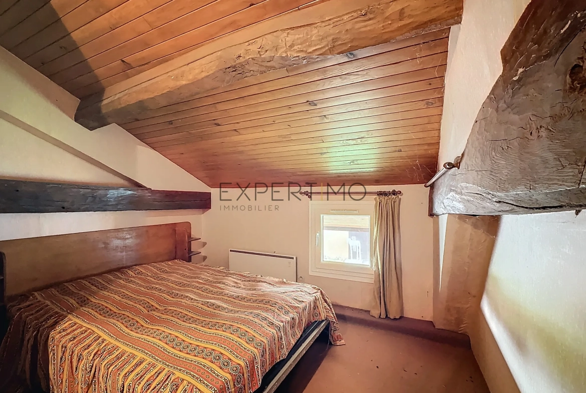 Maison de caractère à Romenay de 124 m² avec dépendance et grand potentiel 