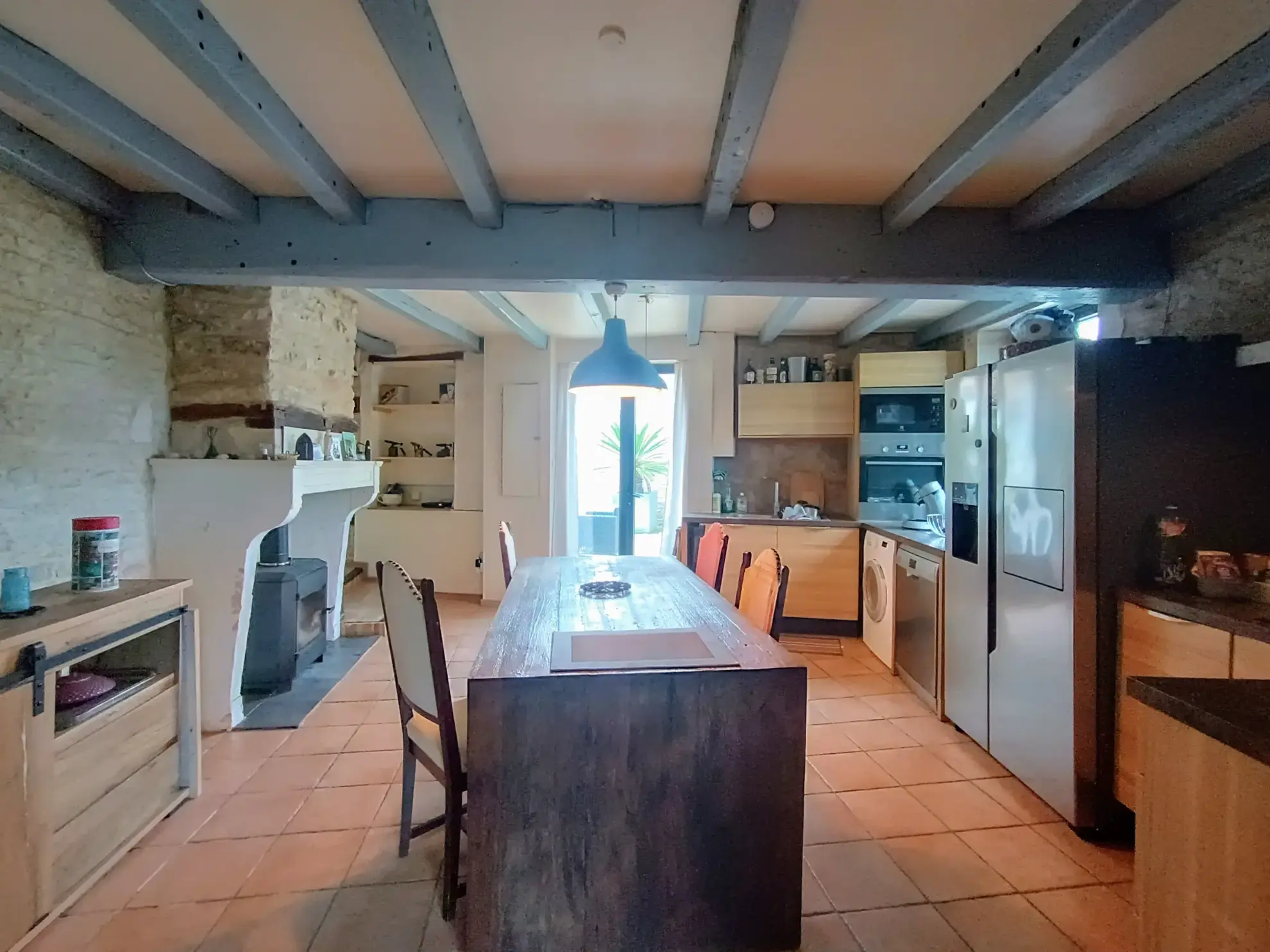 Charmante maison de campagne en pierre à Aubigné - 124 m², 3 chambres, dépendance, environnement calme 