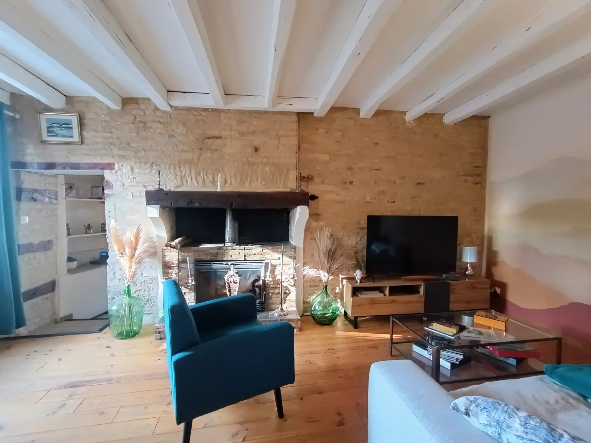 Charmante maison de campagne en pierre à Aubigné - 124 m², 3 chambres, dépendance, environnement calme 