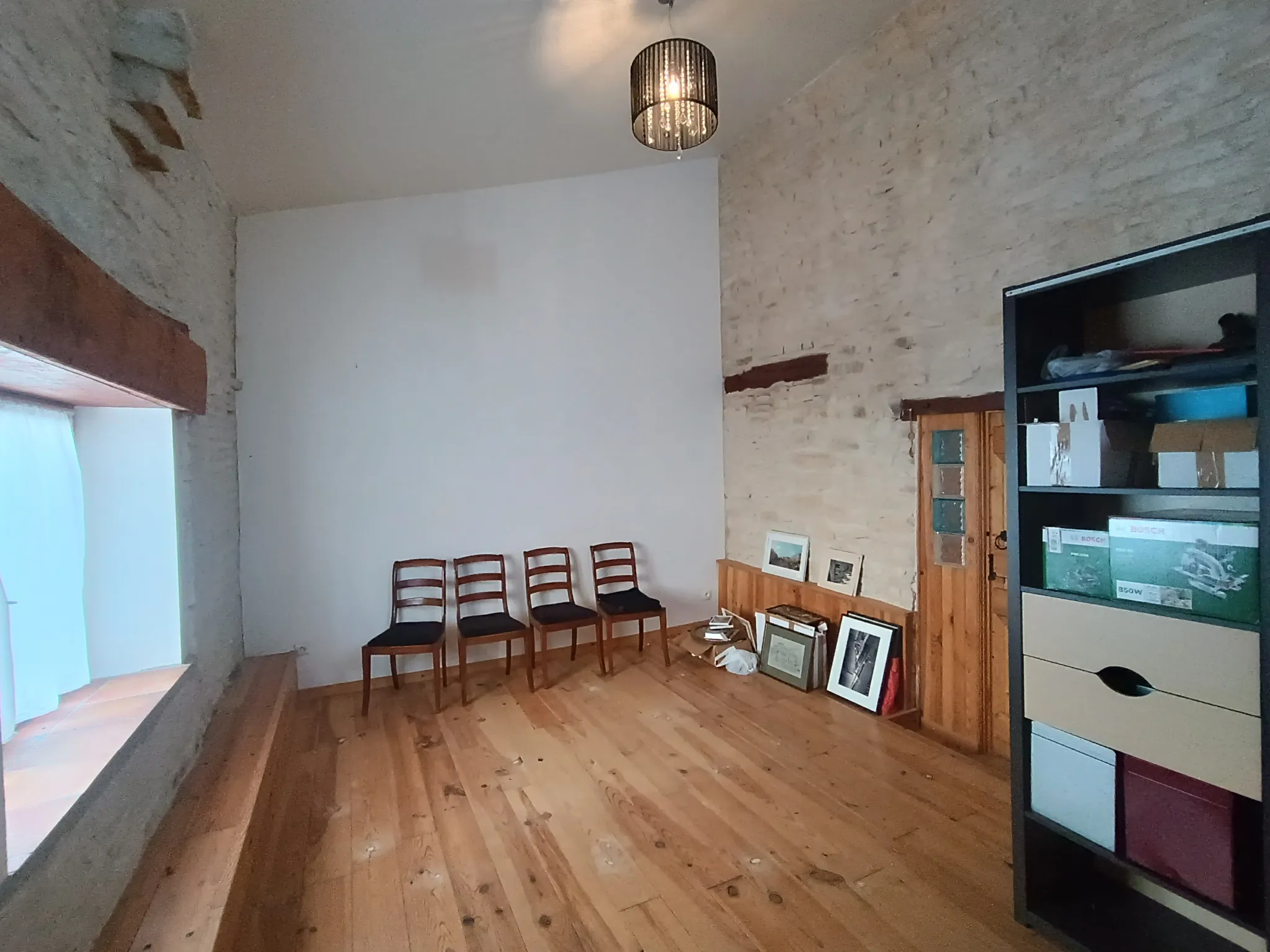 Charmante maison de campagne en pierre à Aubigné - 124 m², 3 chambres, dépendance, environnement calme 