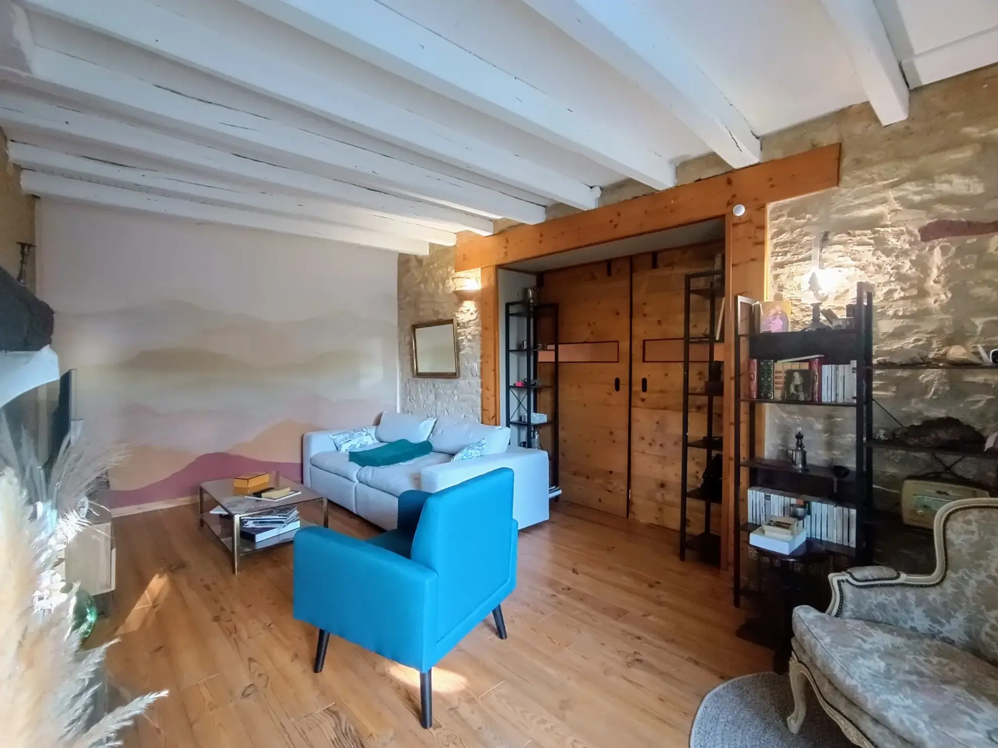 Charmante maison de campagne en pierre à Aubigné - 124 m², 3 chambres, dépendance, environnement calme 