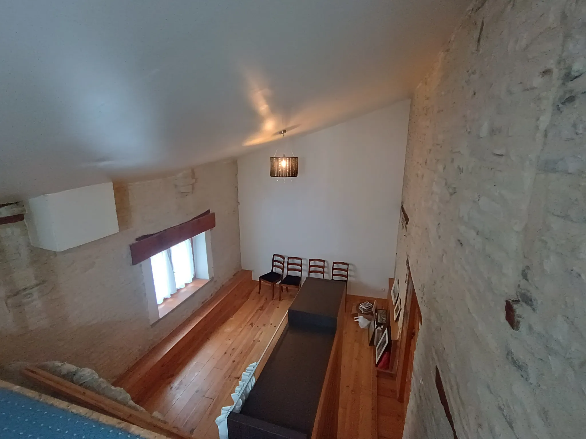 Charmante maison de campagne en pierre à Aubigné - 124 m², 3 chambres, dépendance, environnement calme 