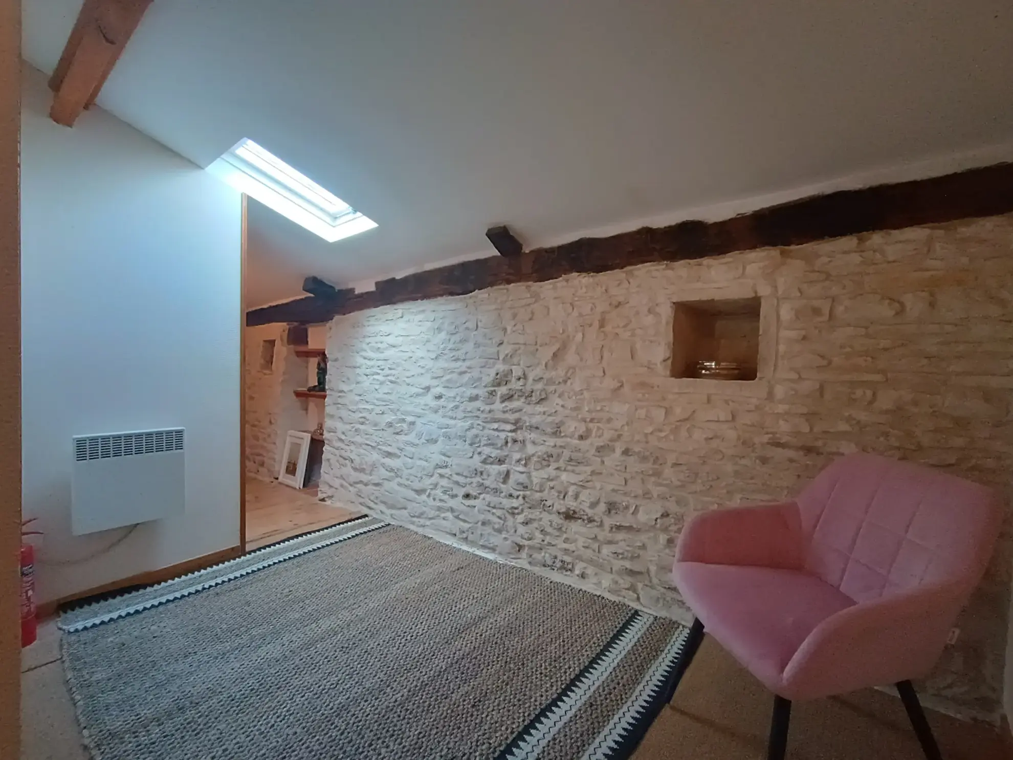 Charmante maison de campagne en pierre à Aubigné - 124 m², 3 chambres, dépendance, environnement calme 