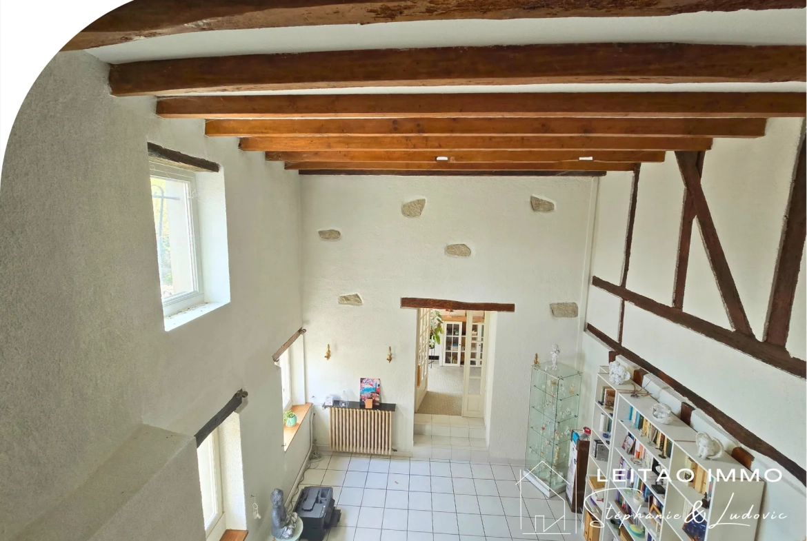 Belle maison de village à Castres avec terrain et potentiel d'aménagement 