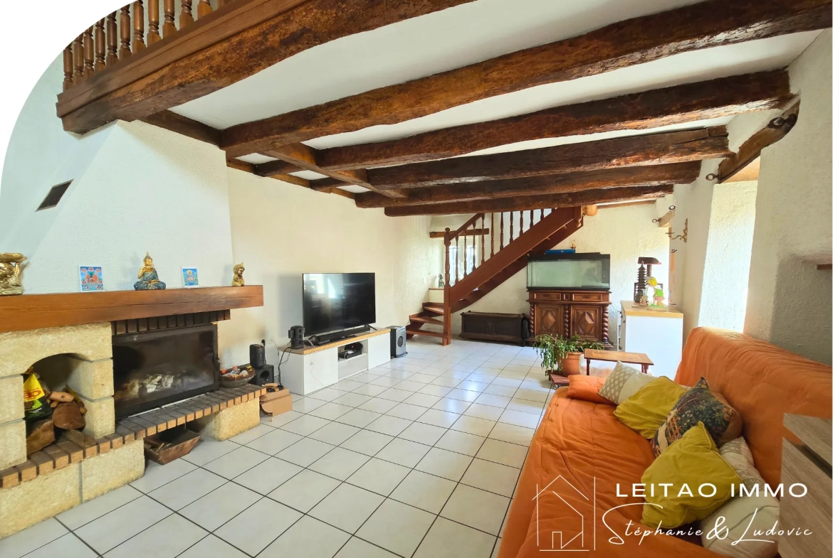 Belle maison de village à Castres avec terrain et potentiel d'aménagement 