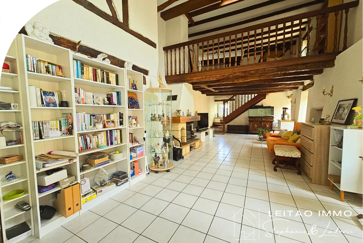 Belle maison de village à Castres avec terrain et potentiel d'aménagement 