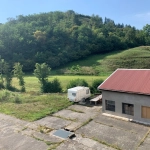 Ensemble immobilier à Moosch avec étang, forêt et terrain constructible en vente