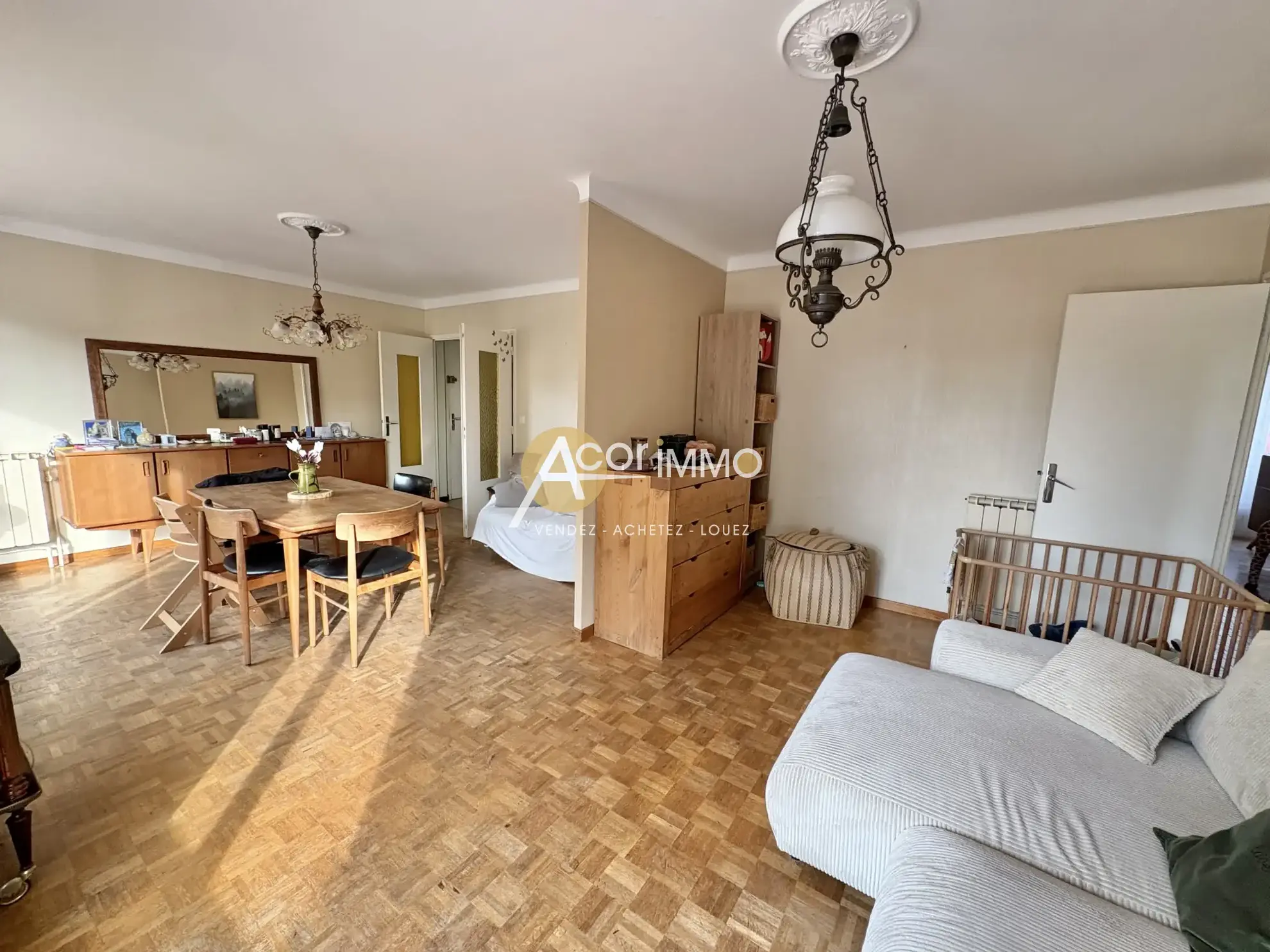 Appartement T5 au Pradet avec Balcon, proche plages et commodités 