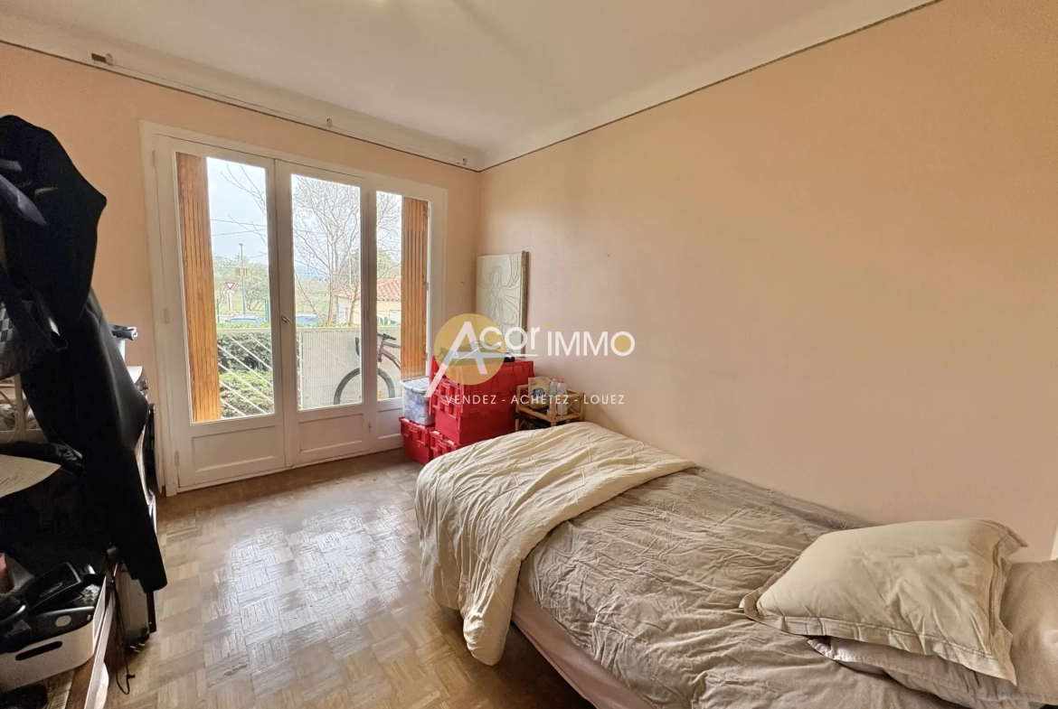 Appartement T5 au Pradet avec Balcon, proche plages et commodités 