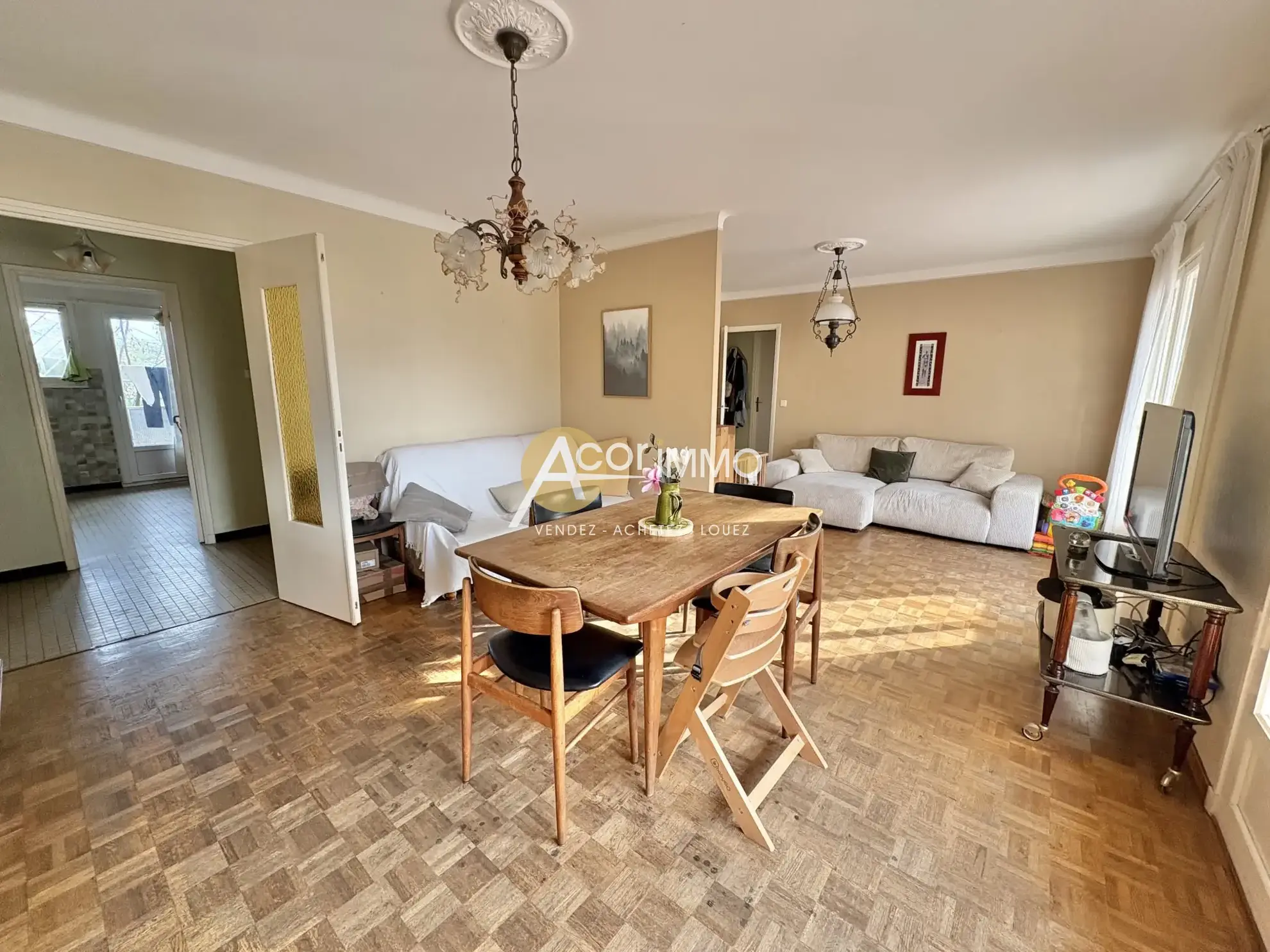 Appartement T5 au Pradet avec Balcon, proche plages et commodités 