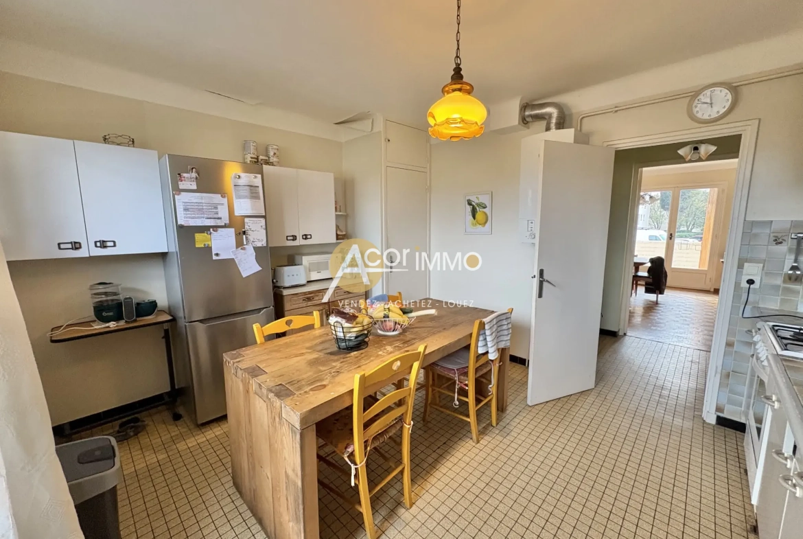 Appartement T5 au Pradet avec Balcon, proche plages et commodités 