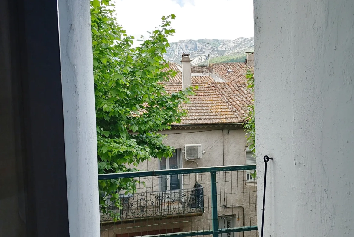 Charmant appartement dans château médiéval à Le Poujol-sur-Orb - 78 m² 
