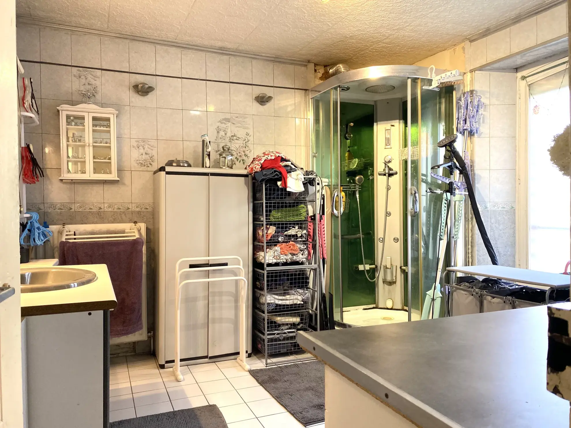 Maison de ville spacieuse à vendre à Courtenay avec dépendance et jardin 