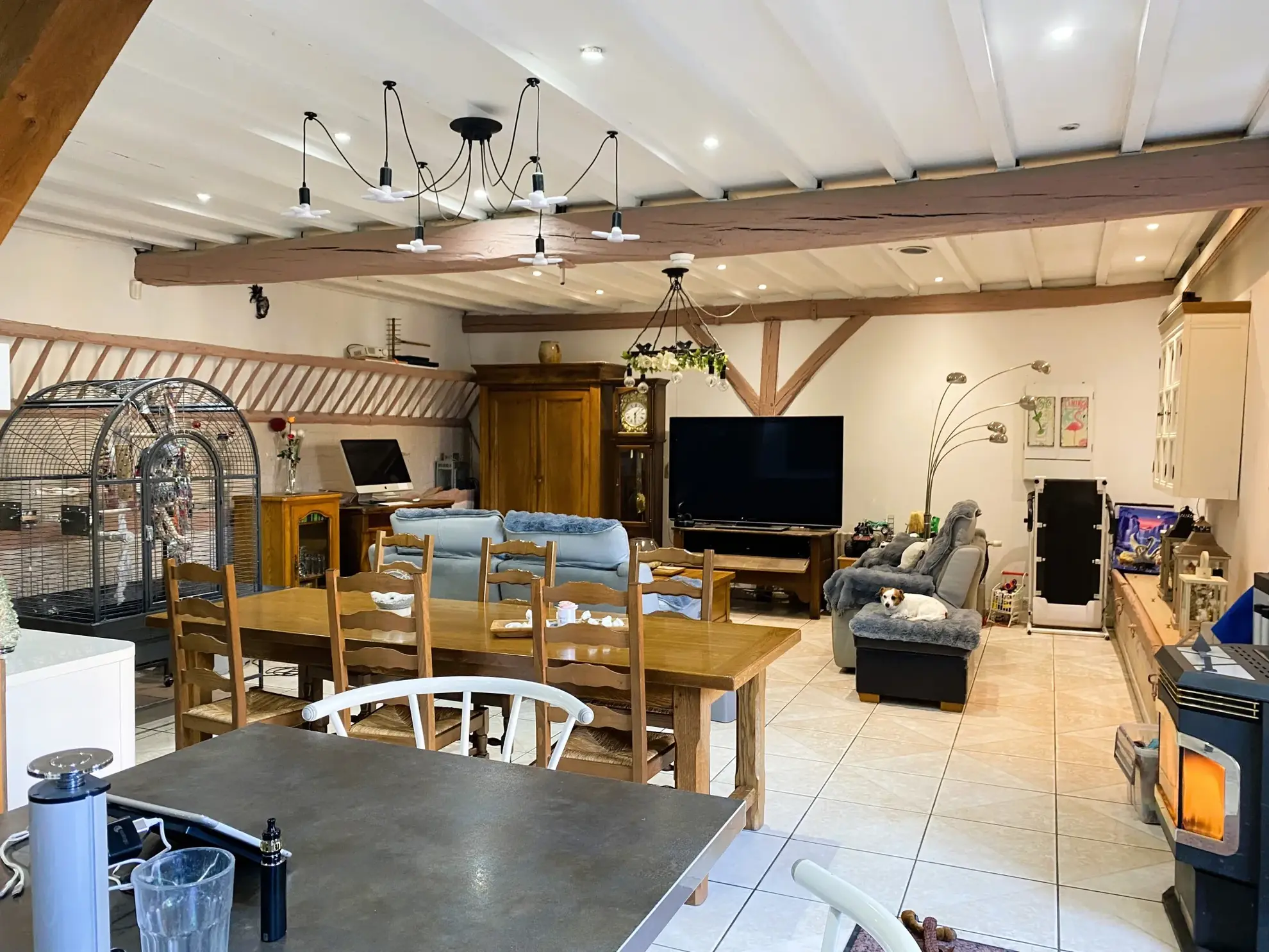 Maison de ville spacieuse à vendre à Courtenay avec dépendance et jardin 