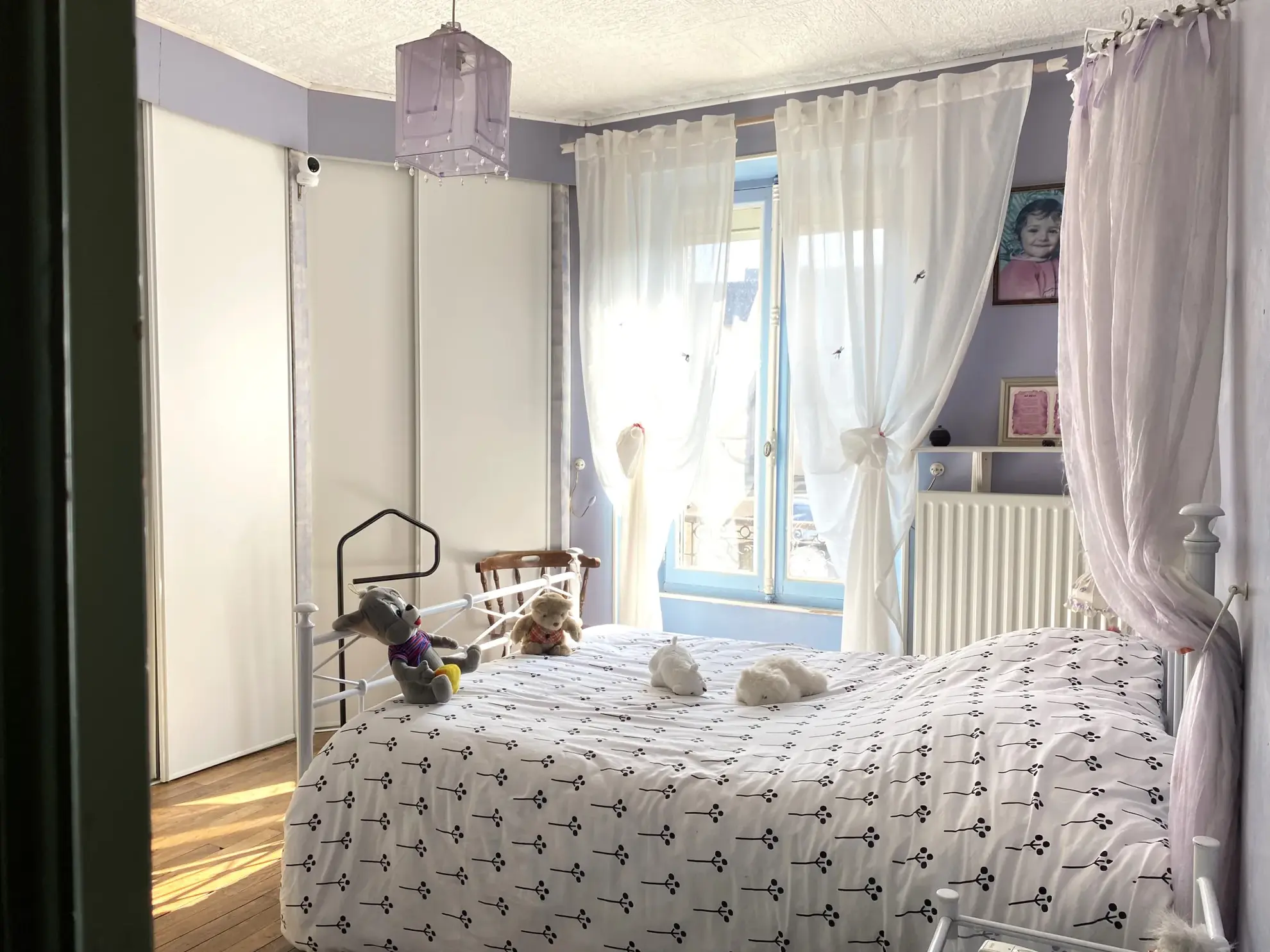 Maison de ville spacieuse à vendre à Courtenay avec dépendance et jardin 