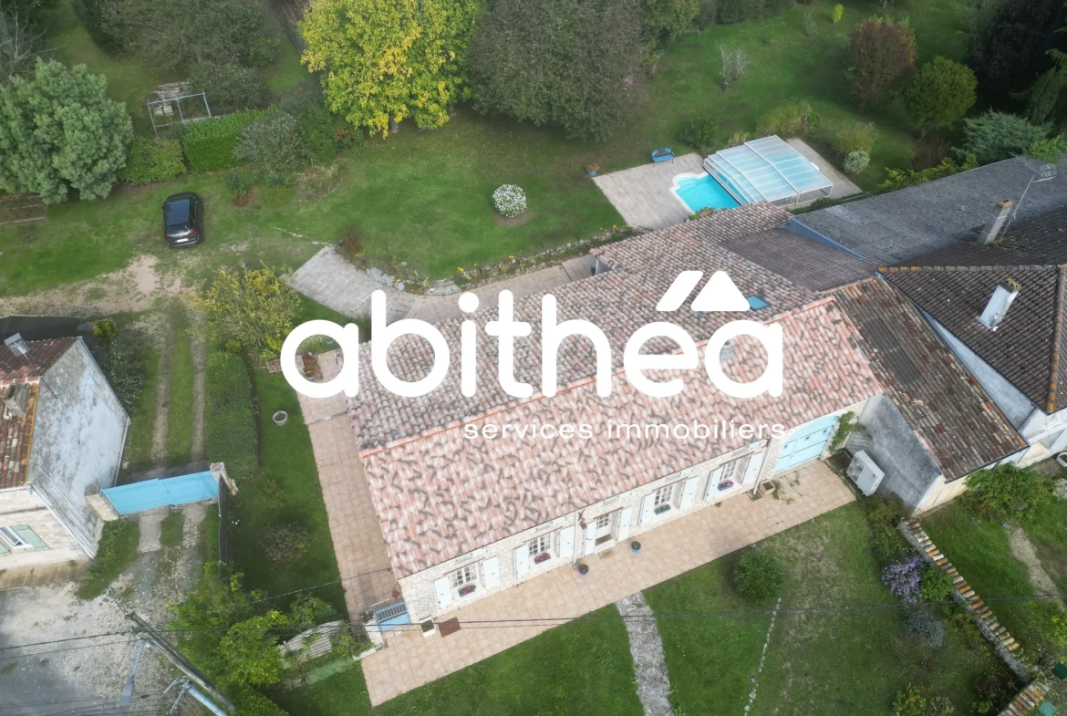 Magnifique maison charentaise avec piscine et garage à Bois - 4 km de Saint Genis de Saintonge 
