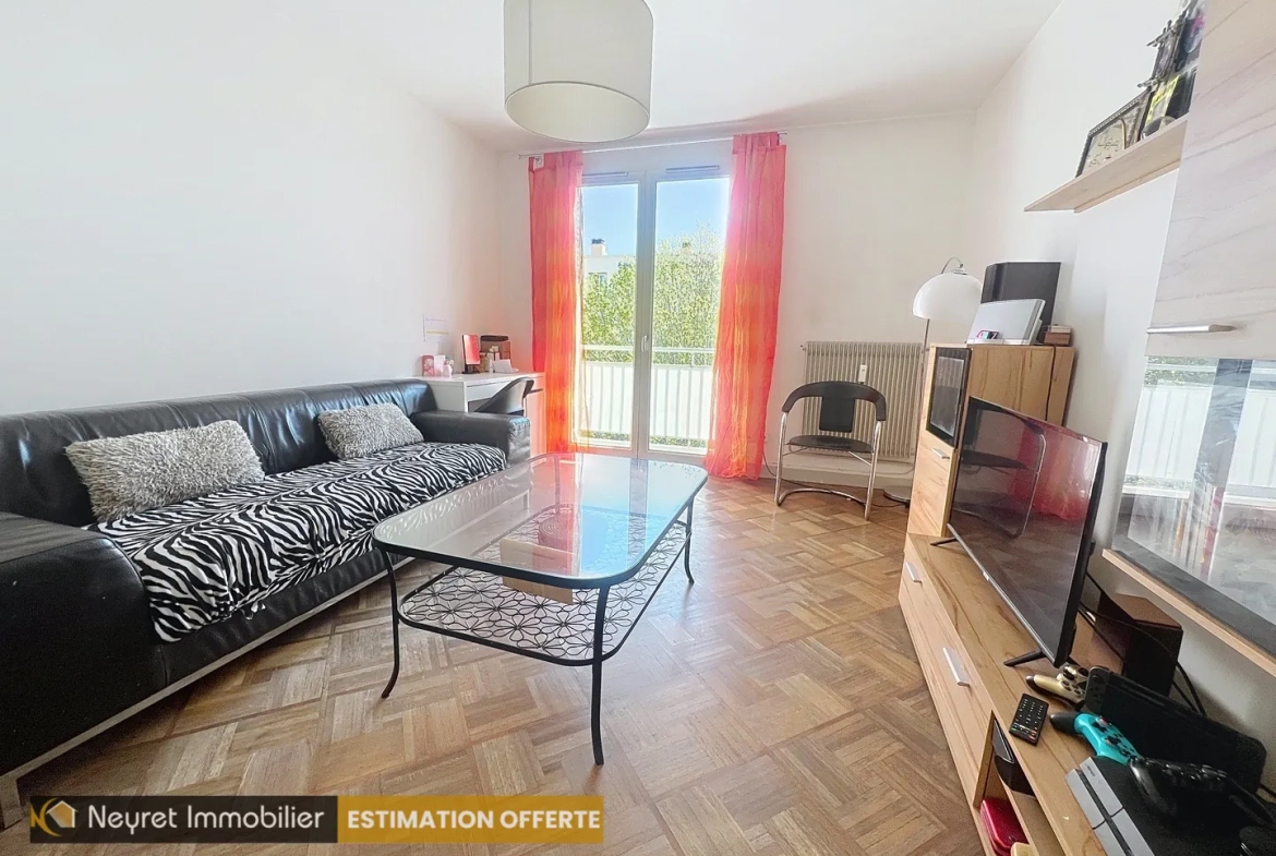 Appartement T3 à Oullins Pierre Benite avec balcon, parking et cave 