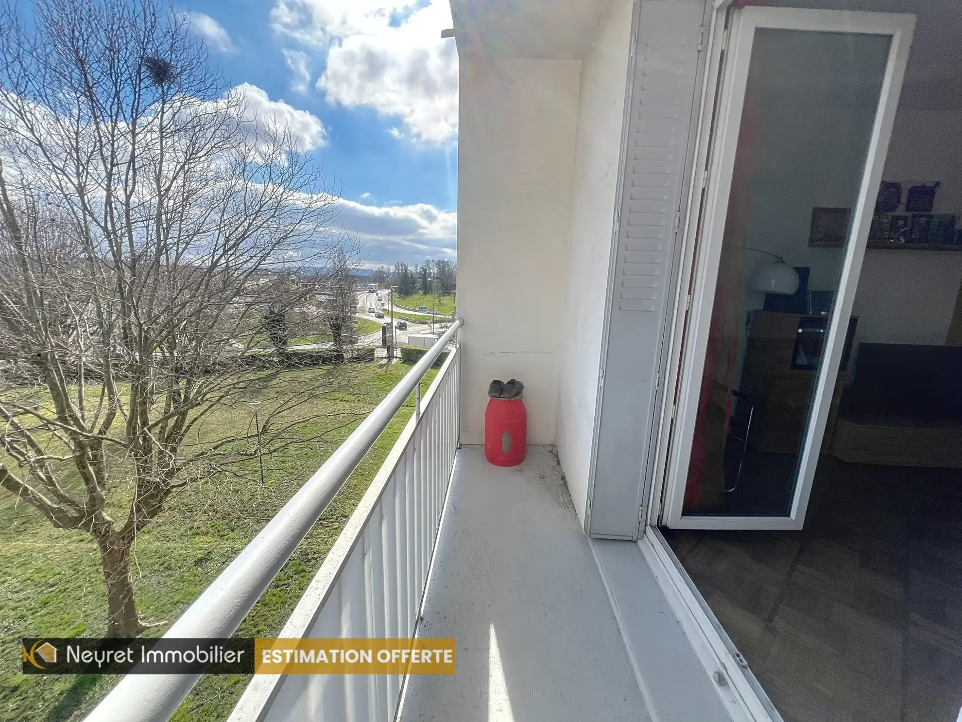 Appartement T3 à Oullins Pierre Benite avec balcon, parking et cave 