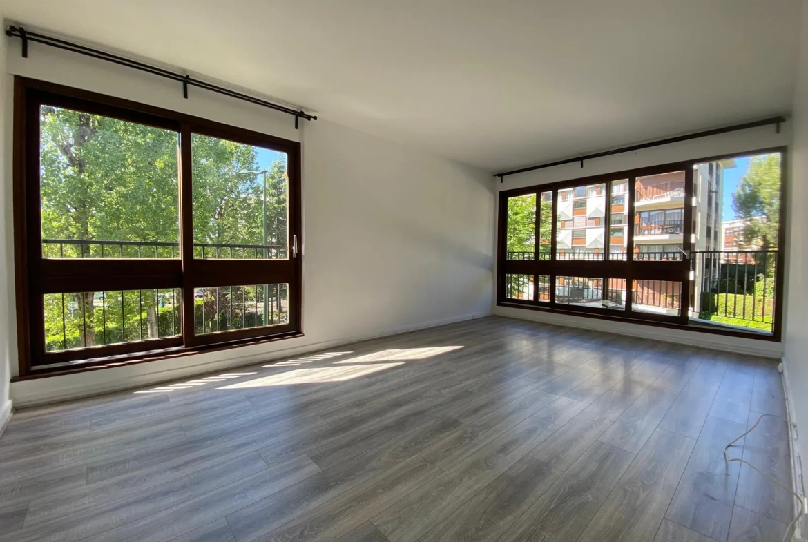 Appartement de 51 m² avec balcon, cave et parking au Chesnay - Exposition Sud-Ouest 