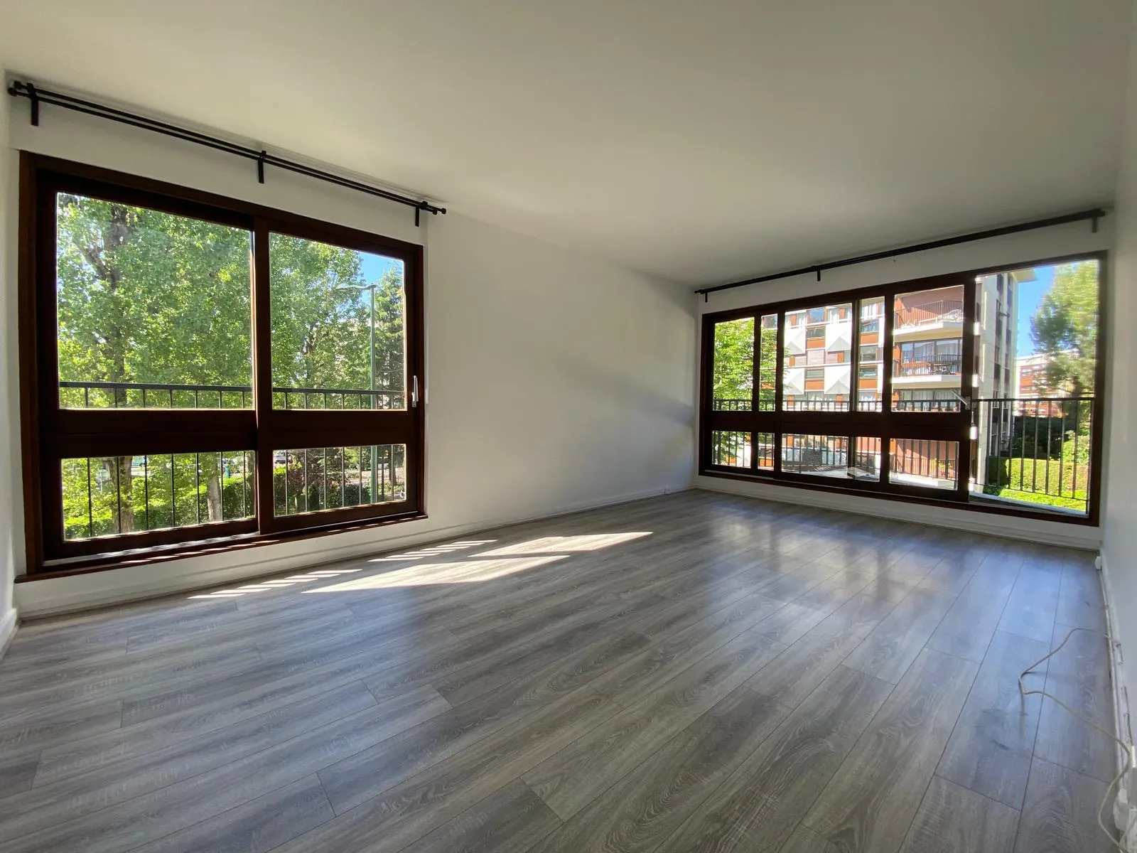 Appartement de 51 m² avec balcon, cave et parking au Chesnay - Exposition Sud-Ouest 