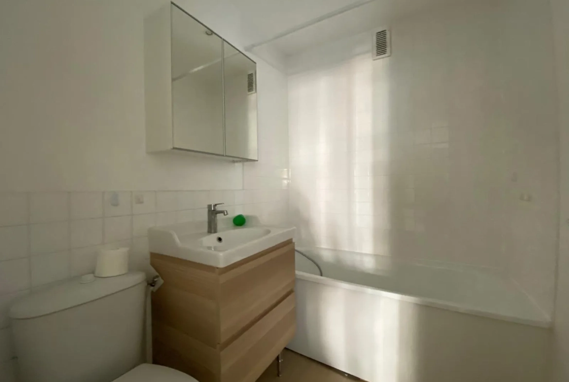 Appartement de 51 m² avec balcon, cave et parking au Chesnay - Exposition Sud-Ouest 