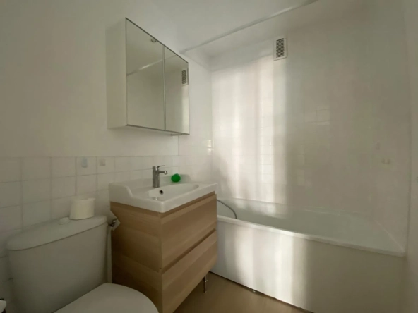 Appartement de 51 m² avec balcon, cave et parking au Chesnay - Exposition Sud-Ouest 