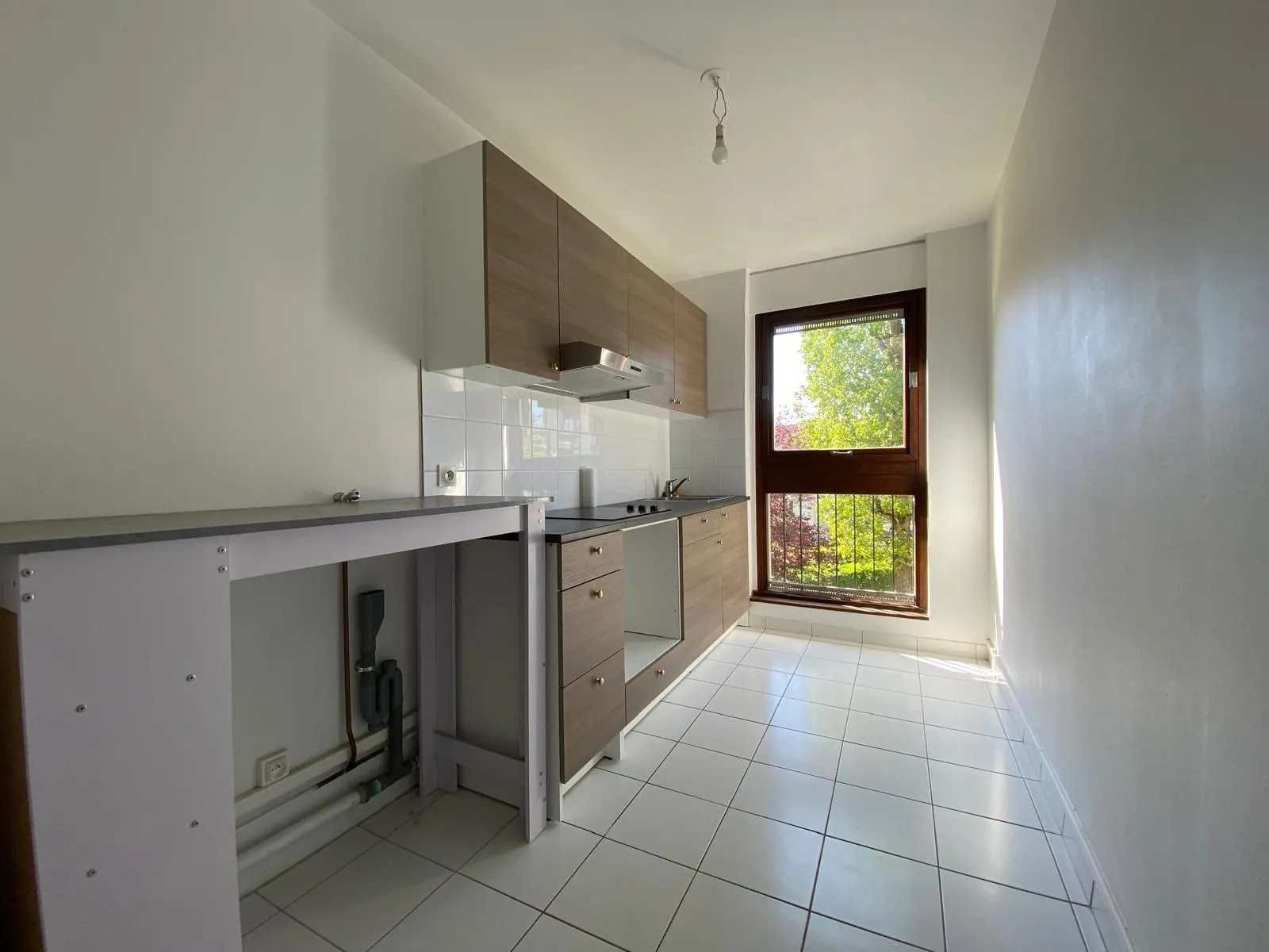 Appartement de 51 m² avec balcon, cave et parking au Chesnay - Exposition Sud-Ouest 