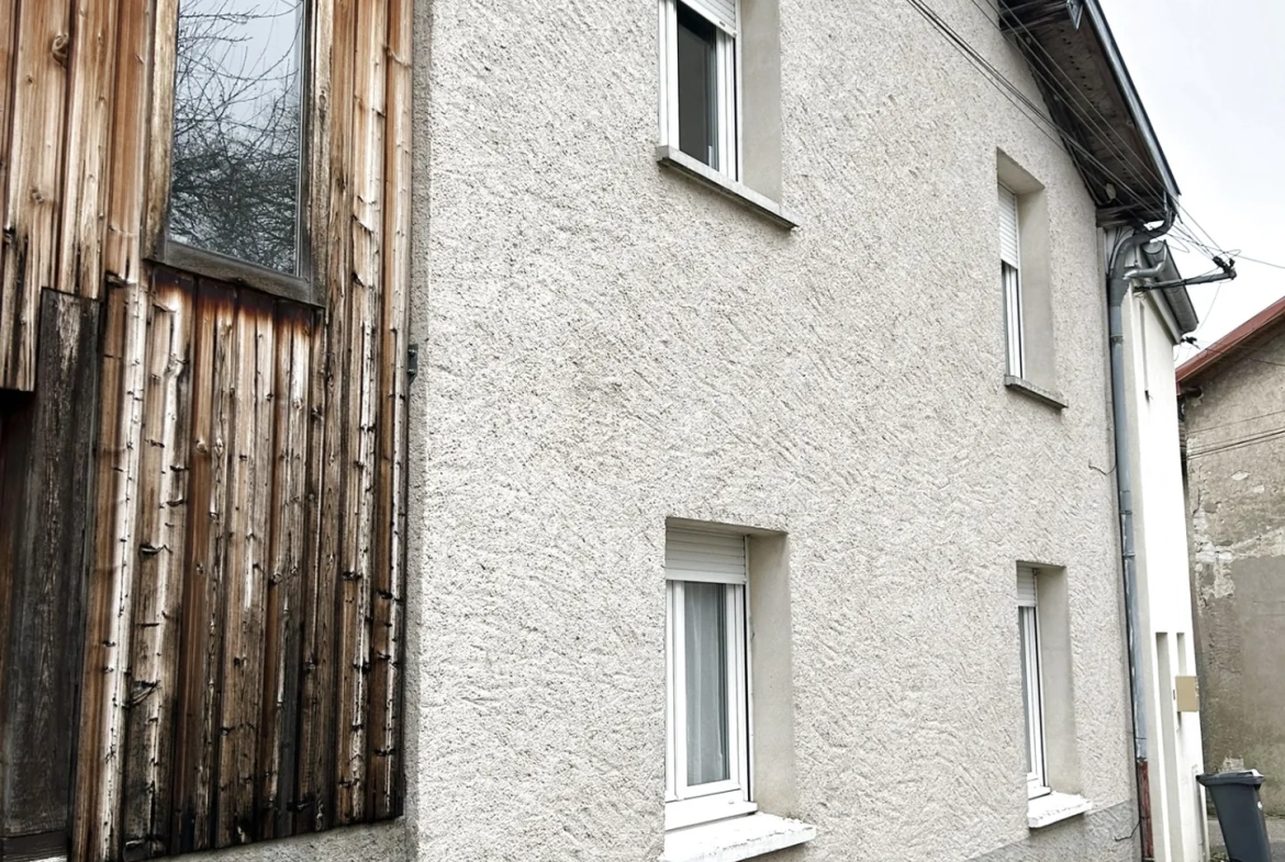 Investissement immobilier à Remilly - Immeuble de 4 logements loués 