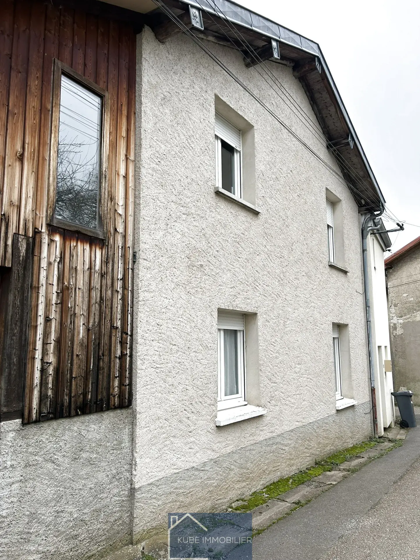 Investissement immobilier à Remilly - Immeuble de 4 logements loués 