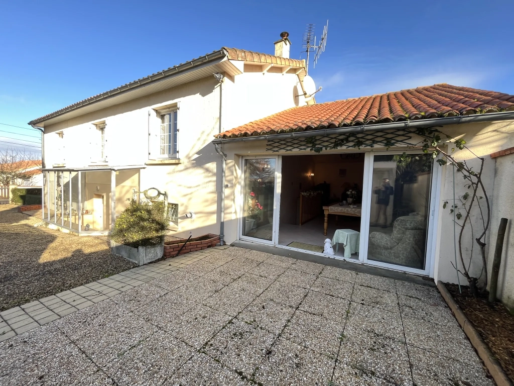 Maison à Thouars de 130 m² proche commerces et écoles dans un quartier calme