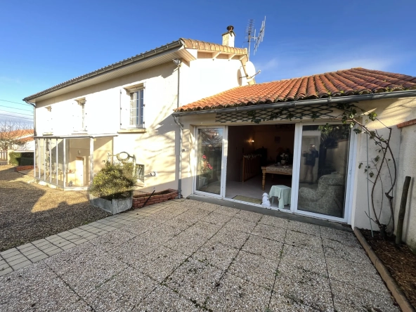 Maison à Thouars de 130 m² proche commerces et écoles dans un quartier calme